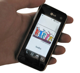 LG KF700